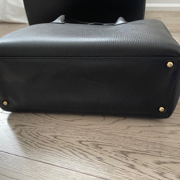 Chanel Executive Cerf Tote In calf leather, black with gold hardware - Picture 4 of 13